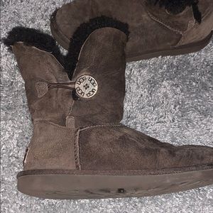 UGG bailey button short boots